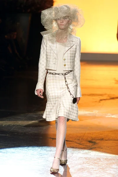 Look 5